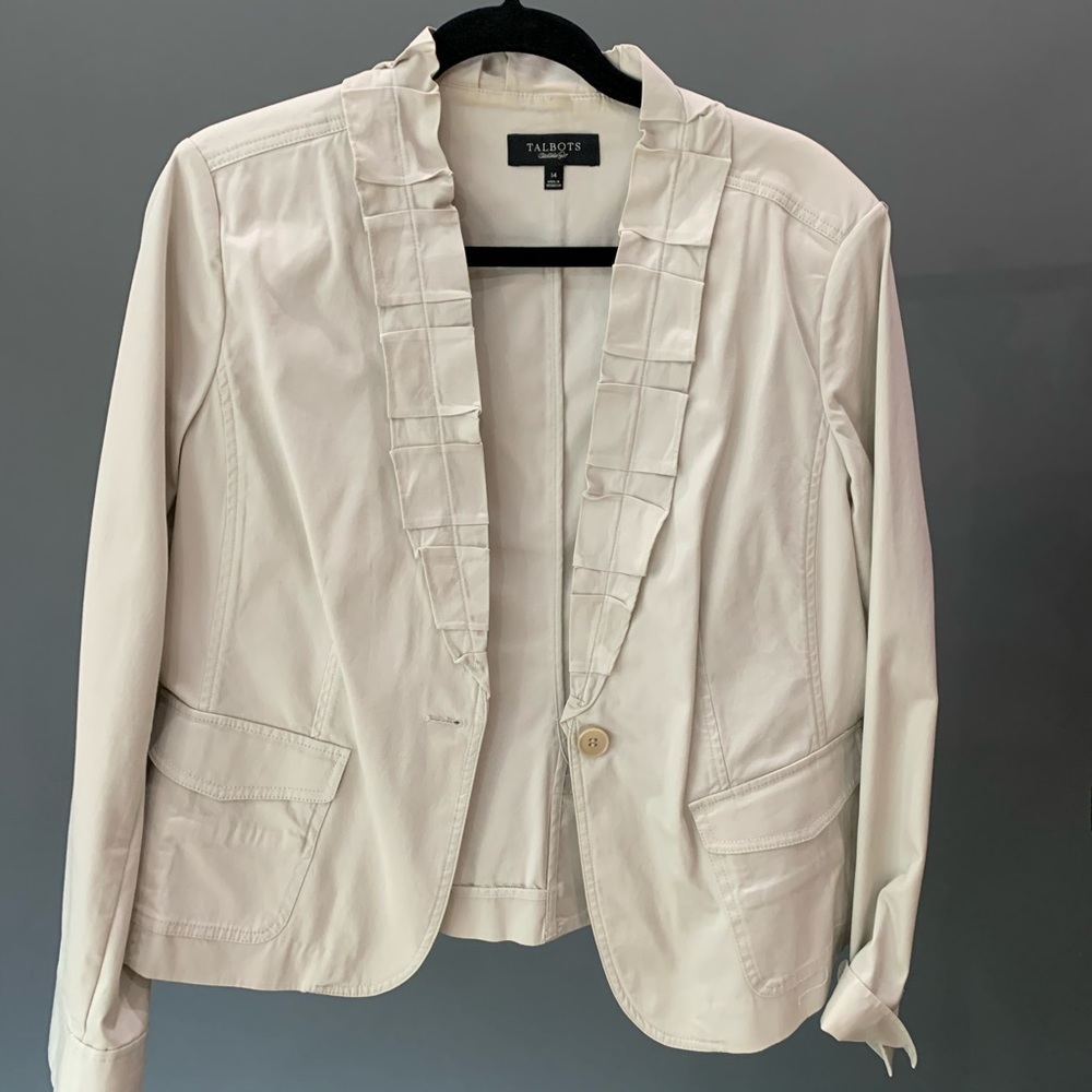 Cotton spring jacket with ruffles